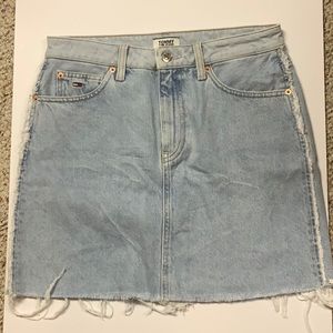 Tommy Hilfiger Denim Skirt Distressed Washed Blue Size 27